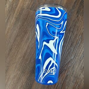 32 oz Swig tumbler